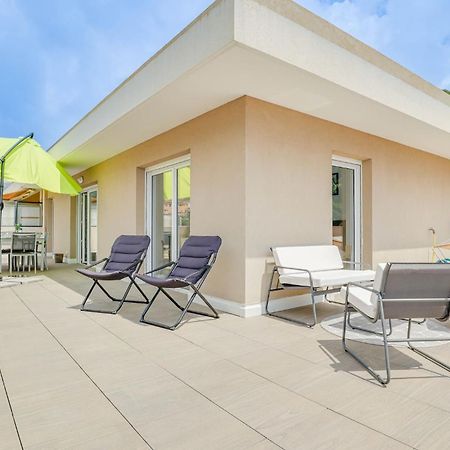 Spacieux Rooftop Parking, Terrasse Ensoleillee Menton Extérieur photo