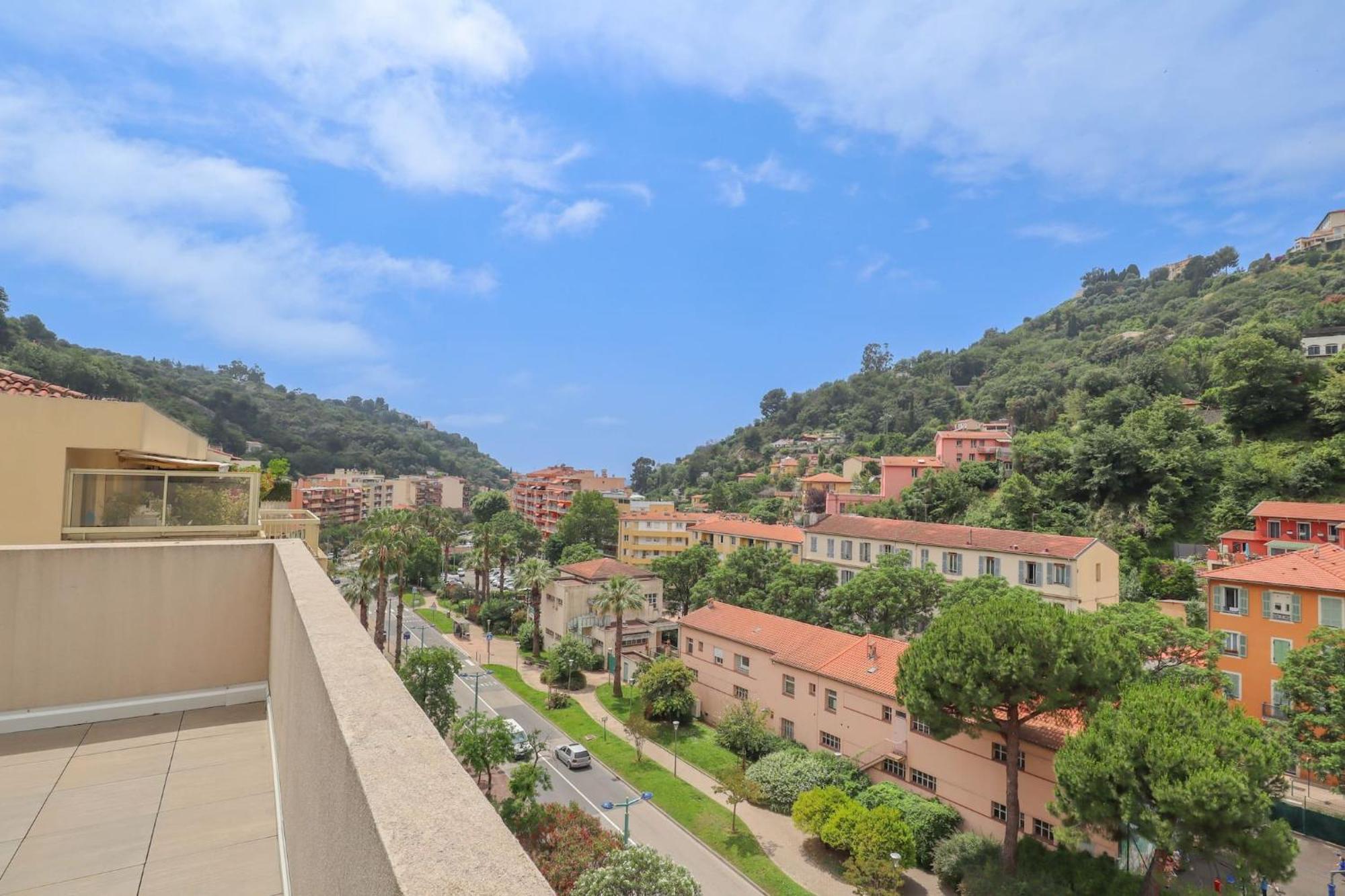 Spacieux Rooftop Parking, Terrasse Ensoleillee Menton Extérieur photo