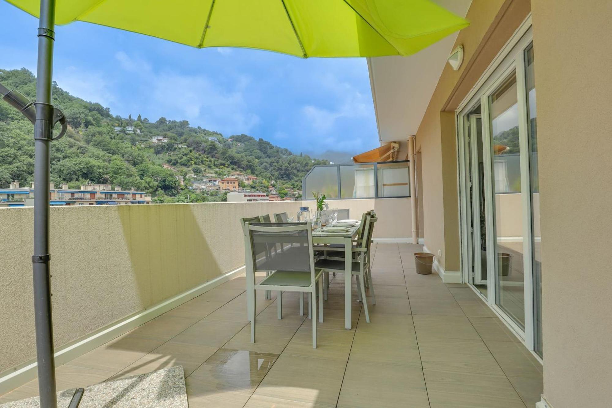 Spacieux Rooftop Parking, Terrasse Ensoleillee Menton Extérieur photo