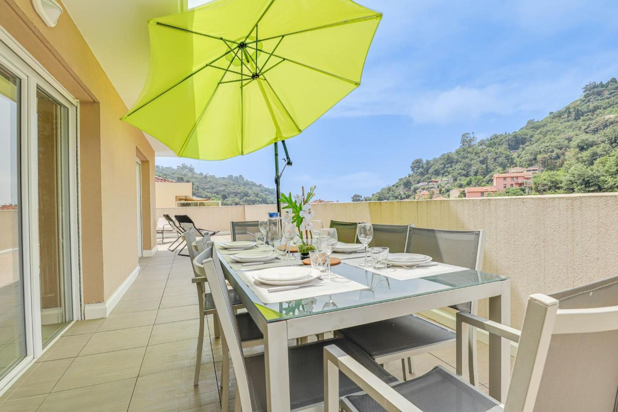 Spacieux Rooftop Parking, Terrasse Ensoleillee Menton Extérieur photo