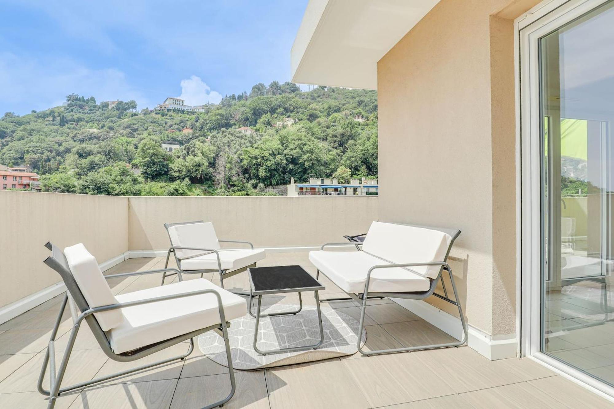 Spacieux Rooftop Parking, Terrasse Ensoleillee Menton Extérieur photo